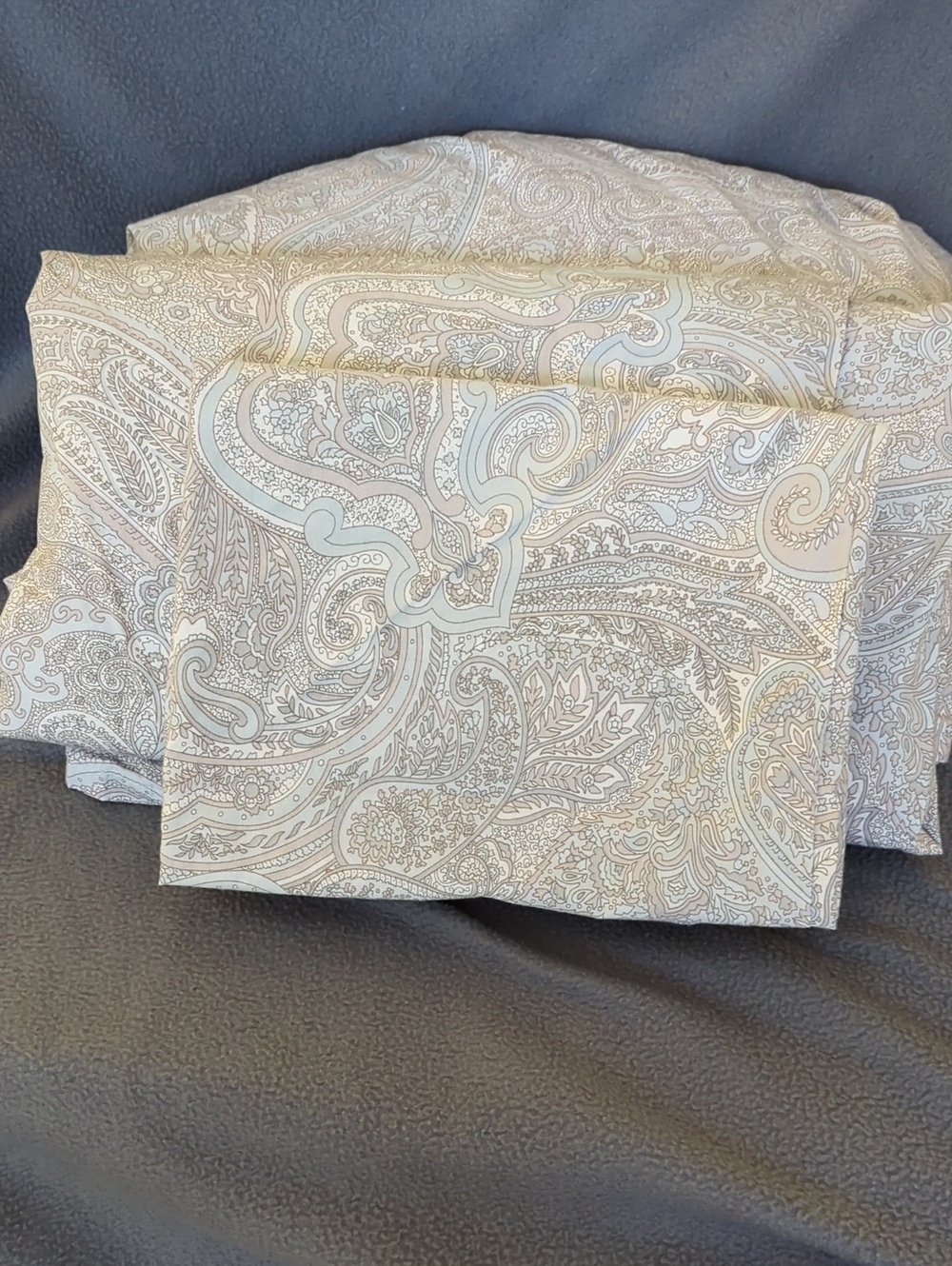 Ralph Lauren Twin Sheet Set. Flat, Fitted And One Pillowcase Set.